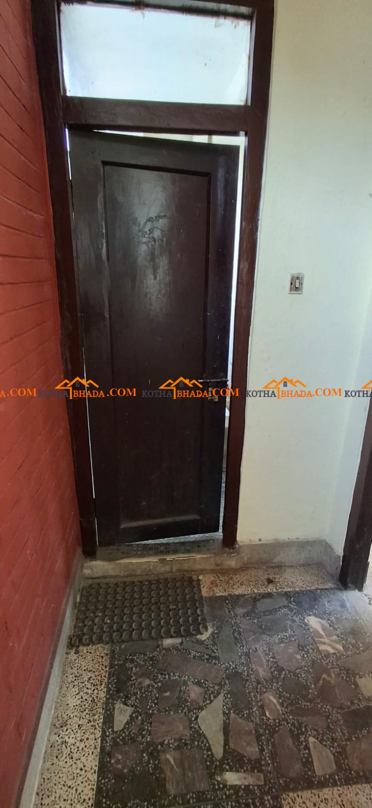 Single room available for rent for Godoen or Office